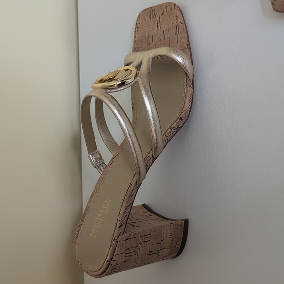 Michael Kors 8.5 Gold Heeled Sandals, NEW - Picture 5 of 11